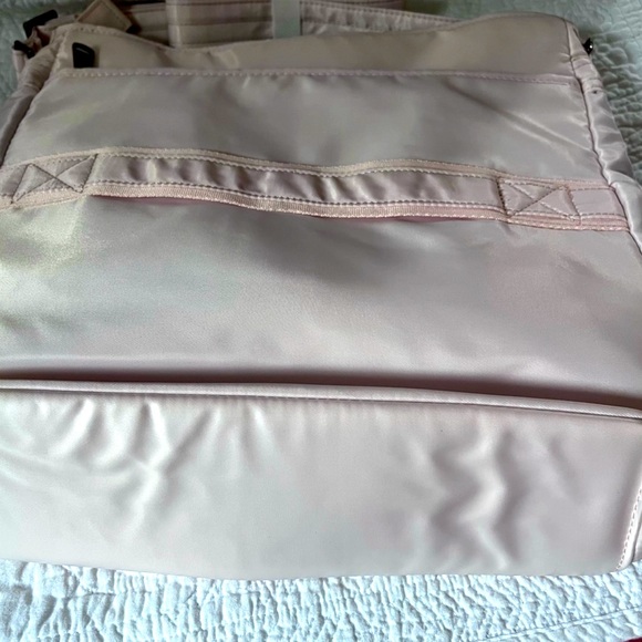 Lug Happy Camper Messenger RFID Bag - Picture 6 of 6